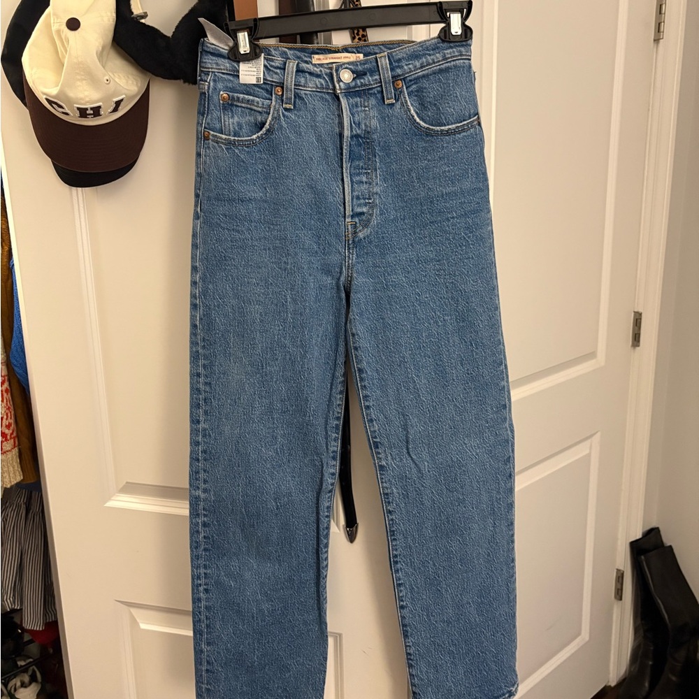 Levi’s Ribcage Straight Ankle Jeans